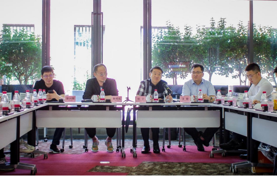 皇家国际集团党委书记、董事长任丁赴思美传媒 碰面交流提气鼓劲 - 皇家国际