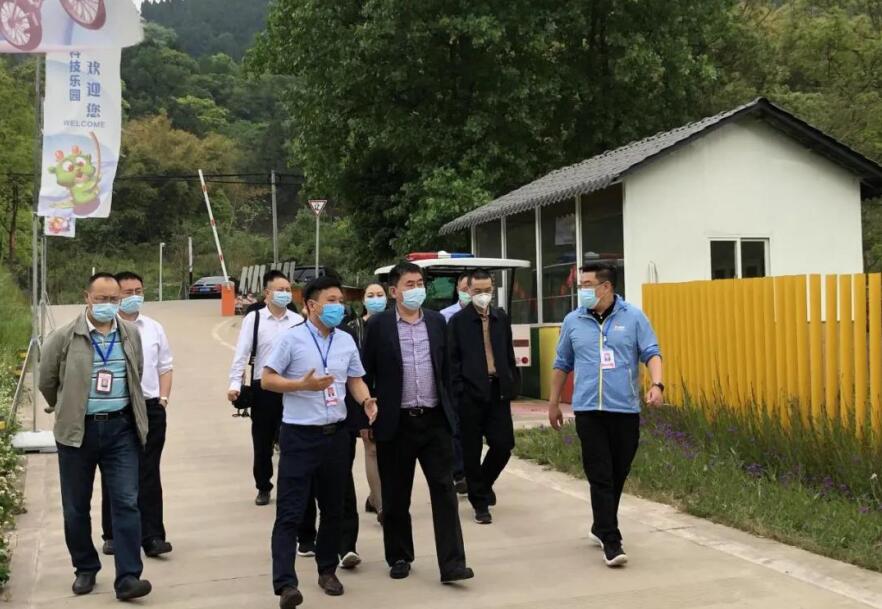 皇家国际集团向导到金龙长城景区调研指导事情