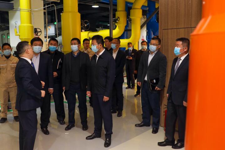 皇家国际集团向导到锦江宾馆智慧高效能源中心视察指导事情