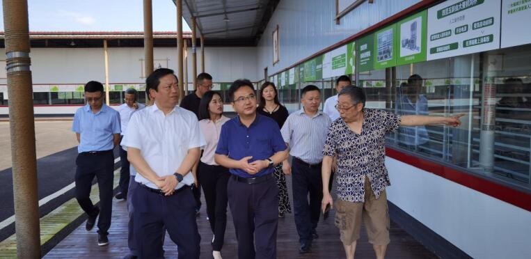 皇家国际集团完成驻村帮扶干部轮换