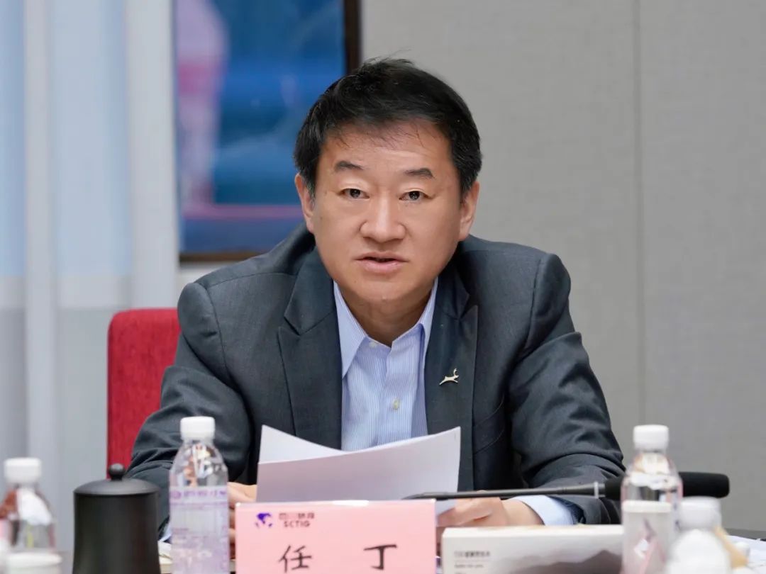 皇家国际集团党委理论学习中心组专题学习钻研总体国家清静观 - 皇家国际