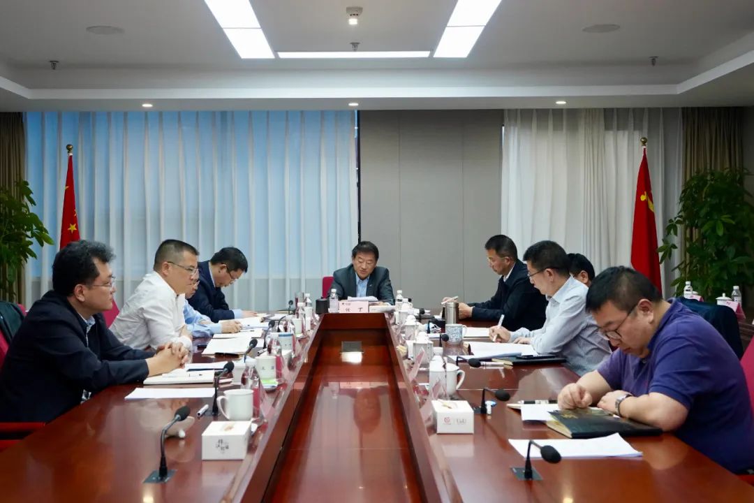 皇家国际集团党委理论学习中心组专题学习钻研总体国家清静观 - 皇家国际