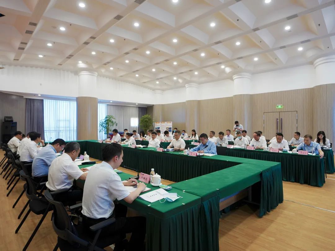 皇家国际集团召开2021年度司理层向董事会述职报告会 - 皇家国际