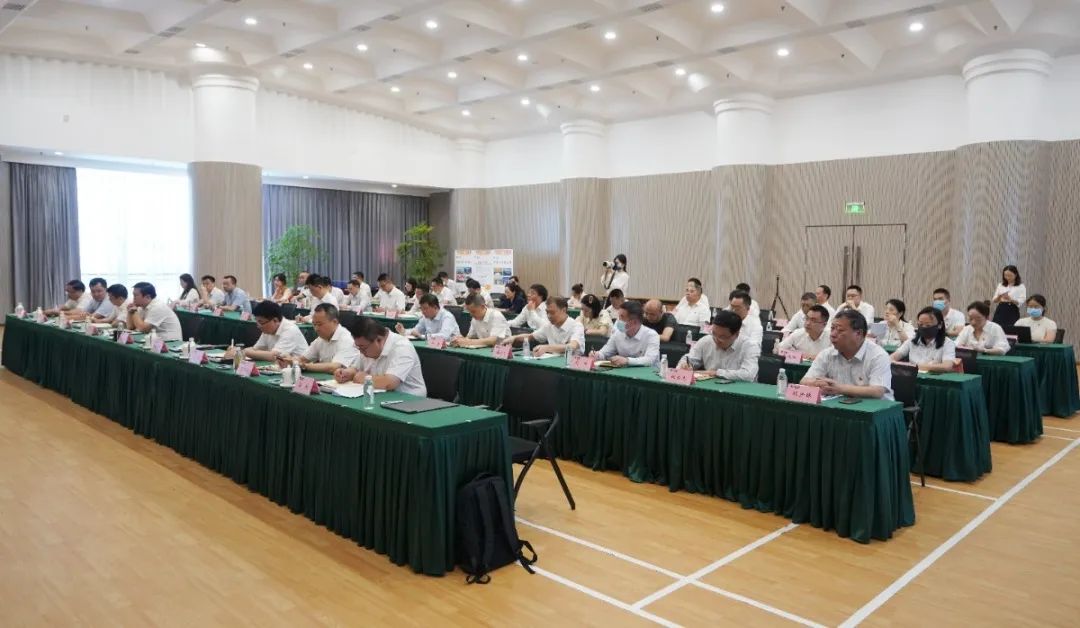 皇家国际集团举行学习贯彻习近平总书记来川视察主要指示精神和省第十二次党代会精神专题念书班 - 皇家国际