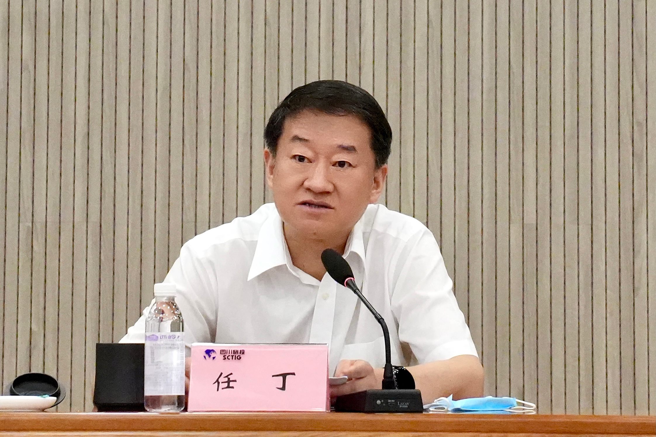 逍遥旅馆集团召开干部大会 宣布向导班子任职决议 任丁董事长出席聚会并讲话 - 皇家国际