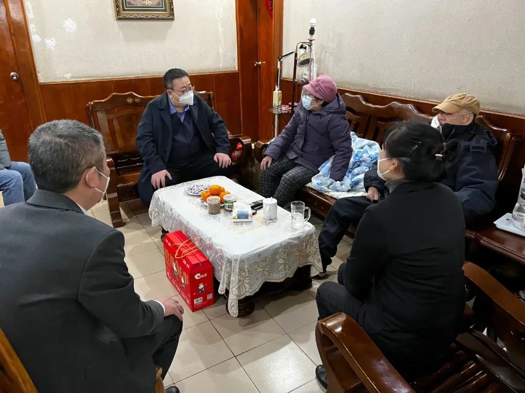 迎春送温暖 眷注暖人心——集团向导班子开展新春走访慰问活动 - 皇家国际