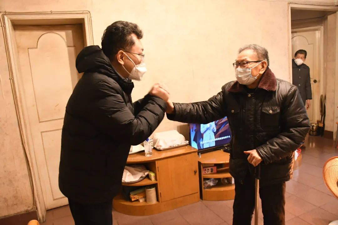 迎春送温暖 眷注暖人心——集团向导班子开展新春走访慰问活动 - 皇家国际