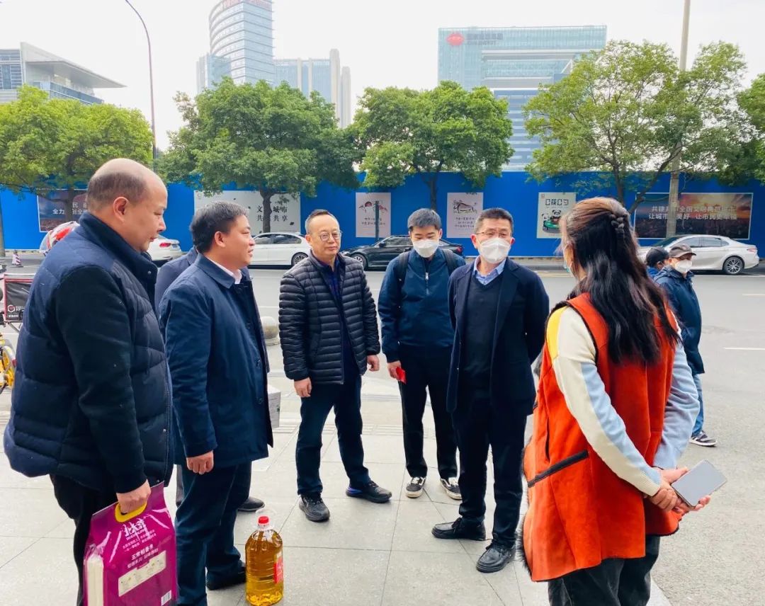 迎春送温暖 眷注暖人心——集团向导班子开展新春走访慰问活动 - 皇家国际