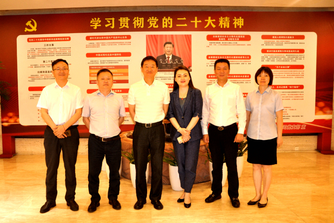 四川皇家国际集团党委书记、董事长任丁调研花园宾馆