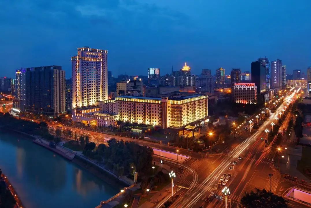 四川皇家国际集团荣获“2023中国（行业）十大立异品牌” - 皇家国际