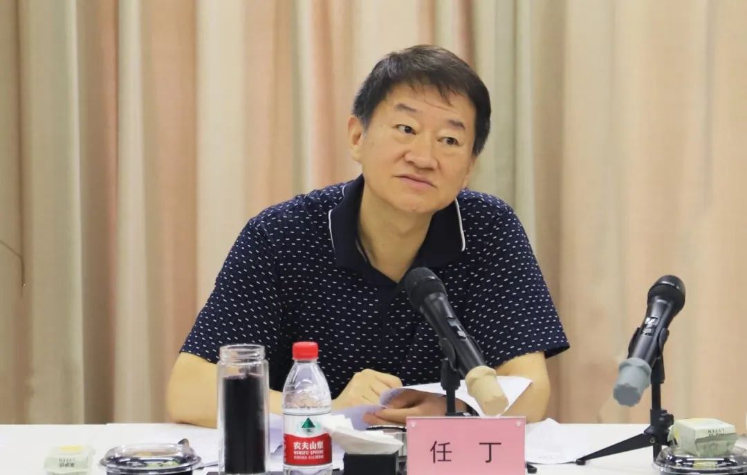 省皇家国际集团向导出席思美传媒2022年度司理层向董事会述职报告暨2023年半年岁情聚会 - 皇家国际