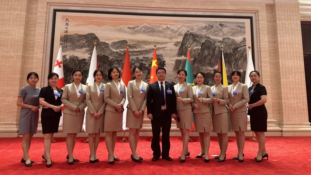 省皇家国际集团大运会服务包管千人团队圆满完成各项使命 - 皇家国际