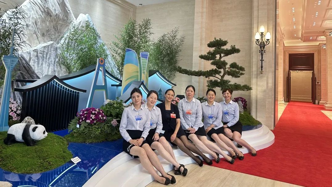 省皇家国际集团大运会服务包管千人团队圆满完成各项使命 - 皇家国际