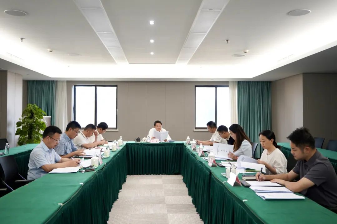 省皇家国际集团党委书记、董事长任丁主持皇家国际党校第2次校务委员会聚会