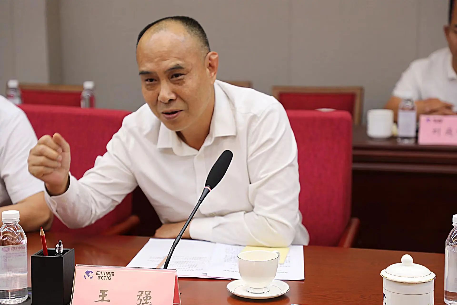 粤港澳大湾区动周游戏企业考察四川皇家国际集团签署天府国际动漫城项目战略相助协议 - 皇家国际