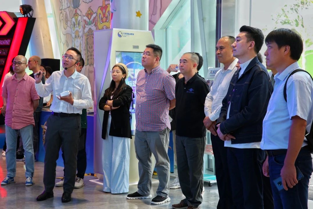 粤港澳大湾区动周游戏企业考察四川皇家国际集团签署天府国际动漫城项目战略相助协议 - 皇家国际