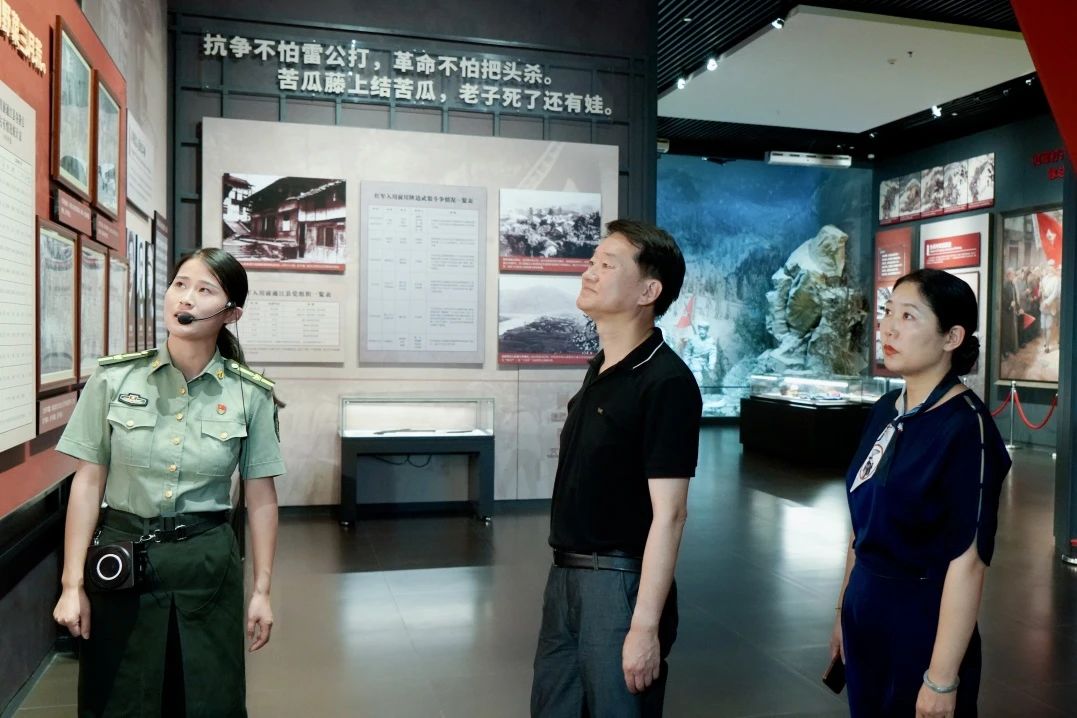 省皇家国际集团党委书记、董事长任丁率队赴巴中南充两地开展帮扶事情 - 皇家国际