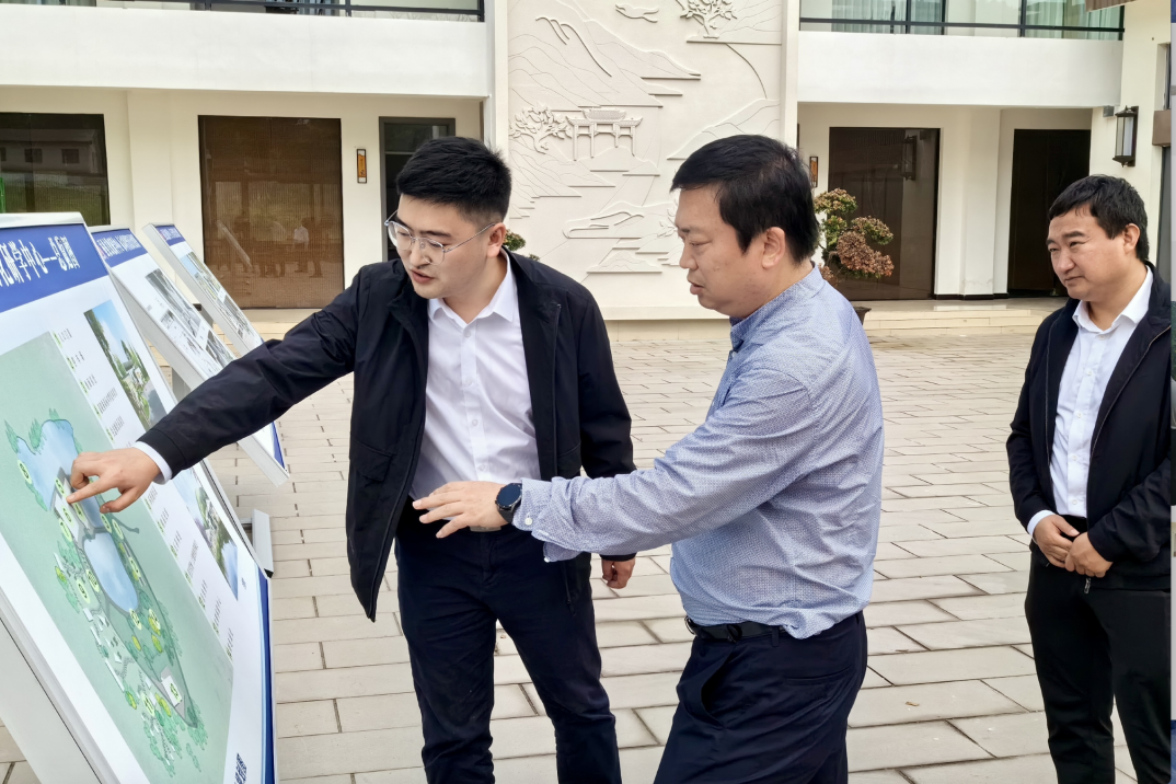 省皇家国际集团向导赴南充市邓家沟村调研墟落振兴事情