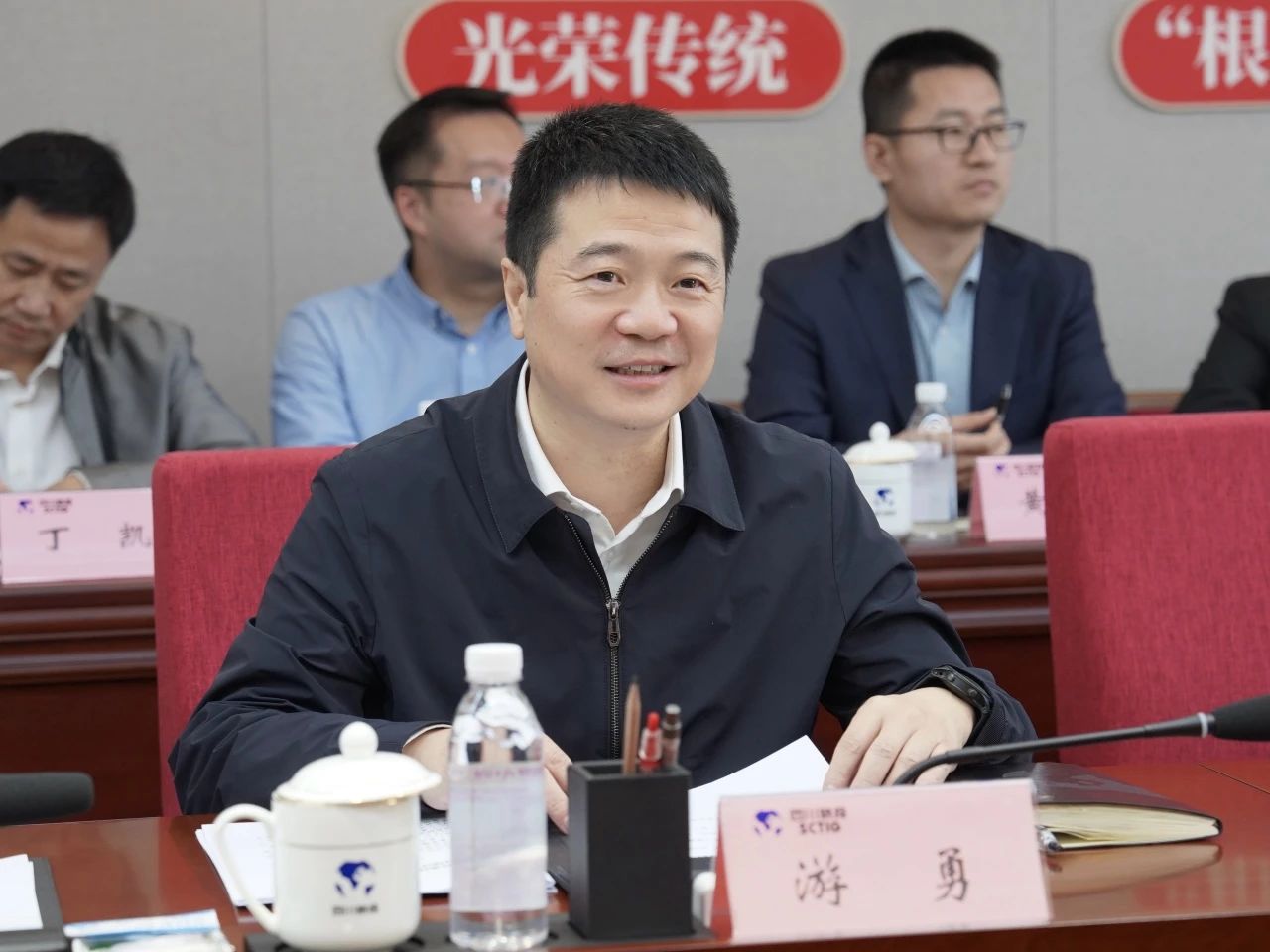 省国资委党委专职副书记任兴文带队调研省皇家国际集团 - 皇家国际