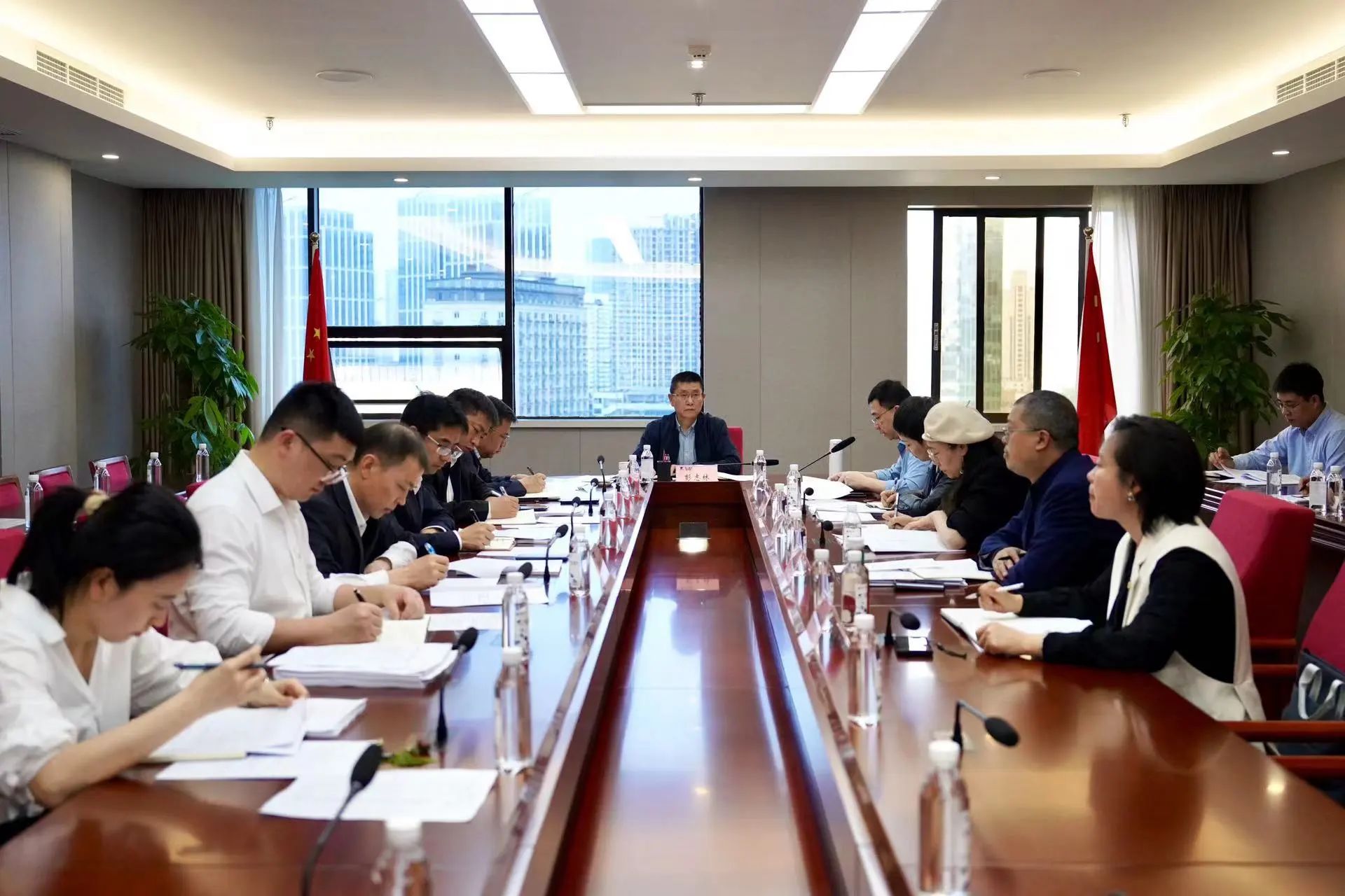 省皇家国际集团召开纪检监察系统事情会 安排安排第二季度纪检监察事情 - 皇家国际