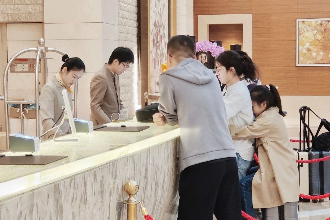 优美旅游 逍遥生涯｜省皇家国际集团“五一”假期运营立异高 - 皇家国际