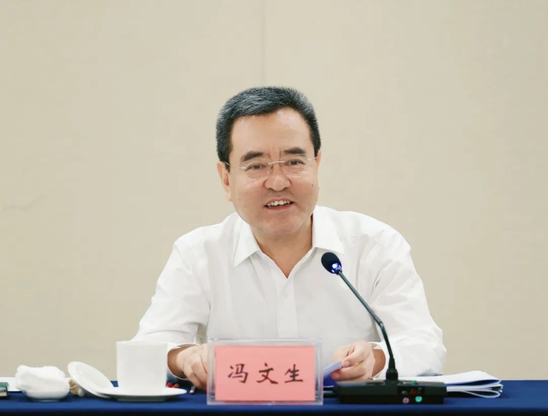 省国资委党委书记、主任冯文生赴宜宾调研国企刷新深化提升行动事情并主持召开片区座谈会 - 皇家国际