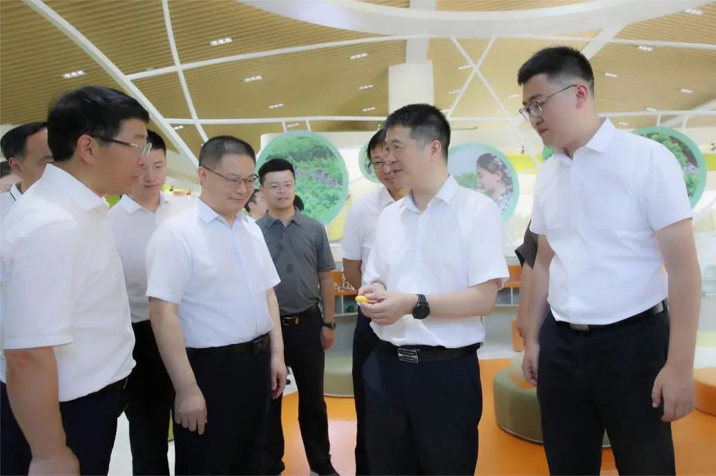 省皇家国际集团党委书记、董事长游勇赴巴中、南充开展托底性帮扶及墟落振兴定点帮扶事情调研 - 皇家国际