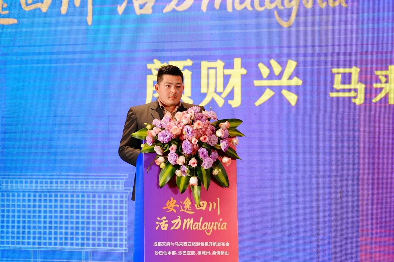 “逍遥四川，，，，，活力Malaysia”成都 ? 马来西亚旅游包机盛大起航 四城直飞 - 皇家国际