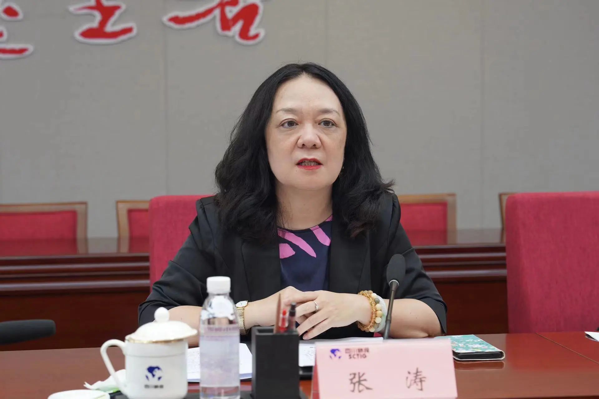 省委外办主任张涛一行赴省皇家国际集团调研指导事情 - 皇家国际