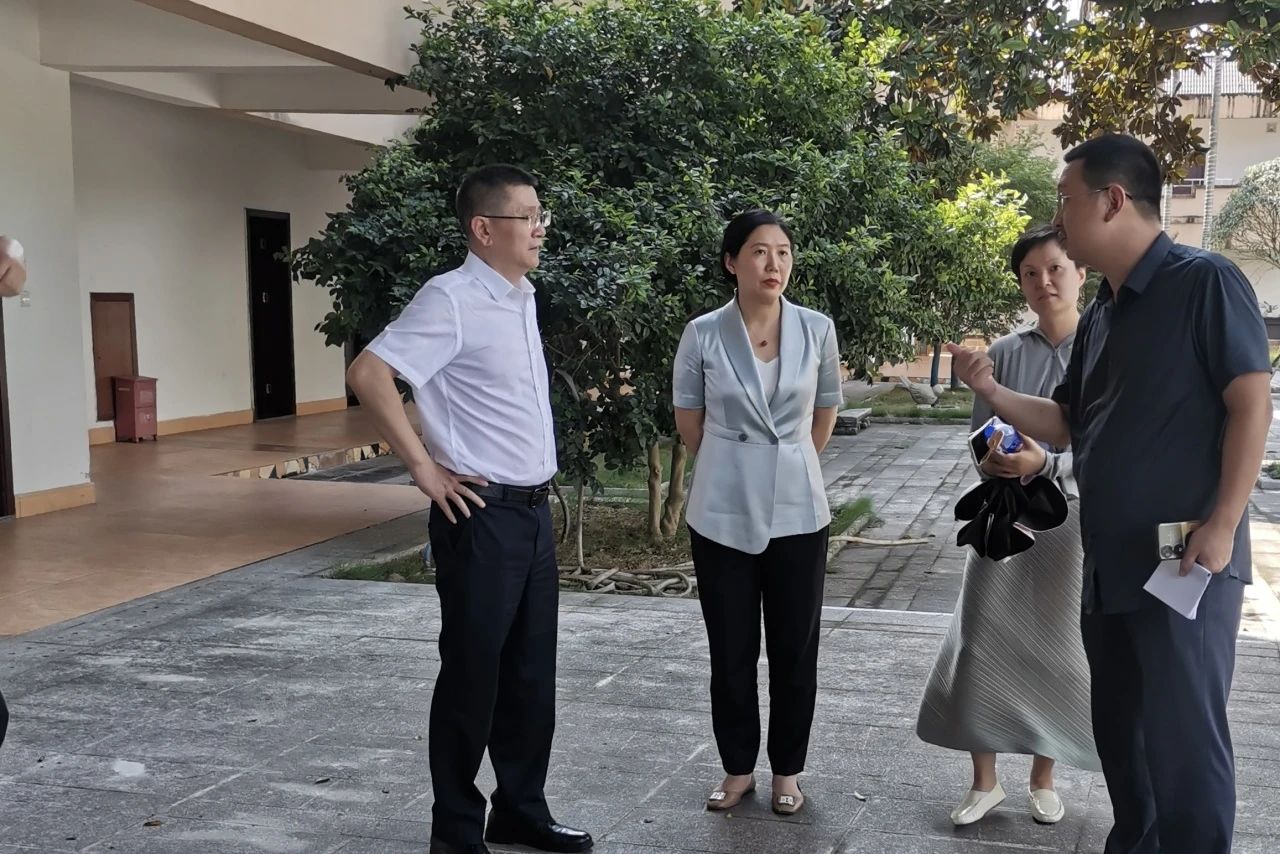 省皇家国际集团向导率队调研成都东部新区天府山庄