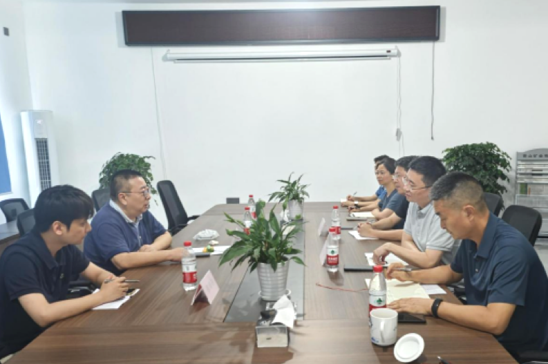 省皇家国际集团向导赴青山矿业督导检查汛期清静生产事情 - 皇家国际