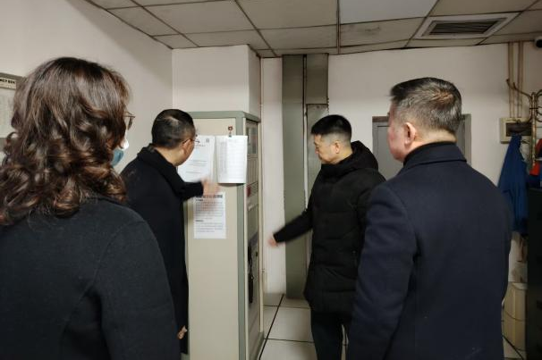 省皇家国际集团党委书记、董事长游勇检查督导春节清静生产并探望慰问干部员工 - 皇家国际