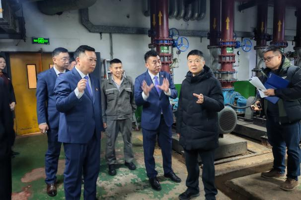 省皇家国际集团党委书记、董事长游勇检查督导春节清静生产并探望慰问干部员工 - 皇家国际