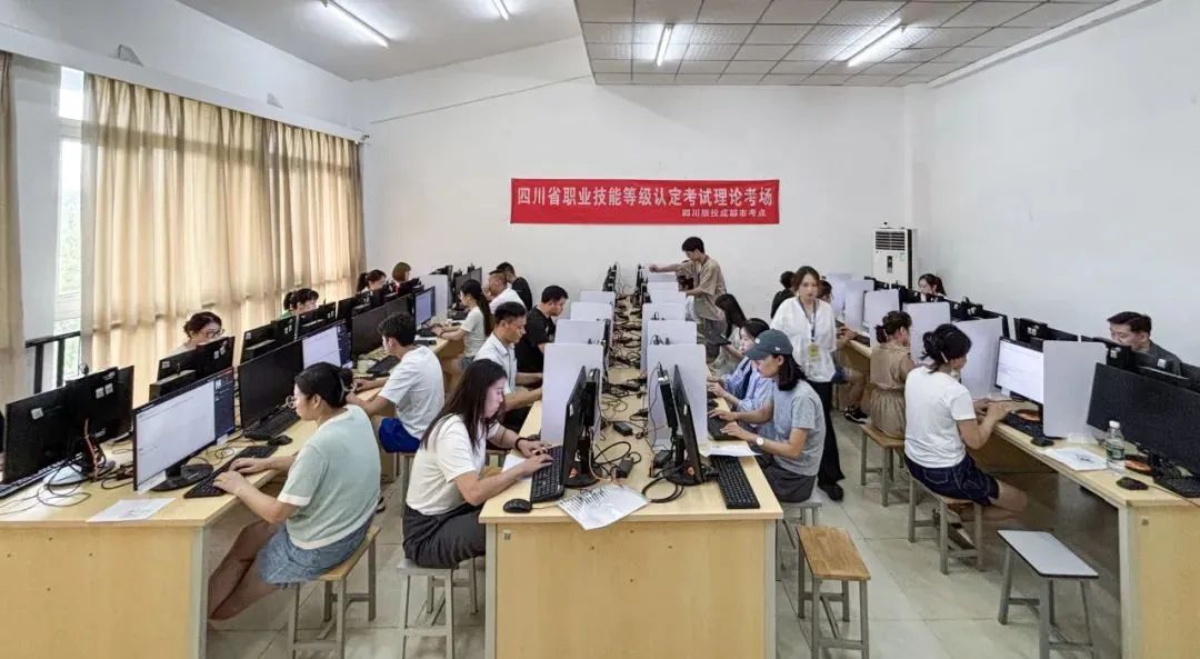 深耕党建引领，，，，厚植主责主业——皇家国际教育公司扎实推进 “小而美” 国企刷新走深走实 - 皇家国际