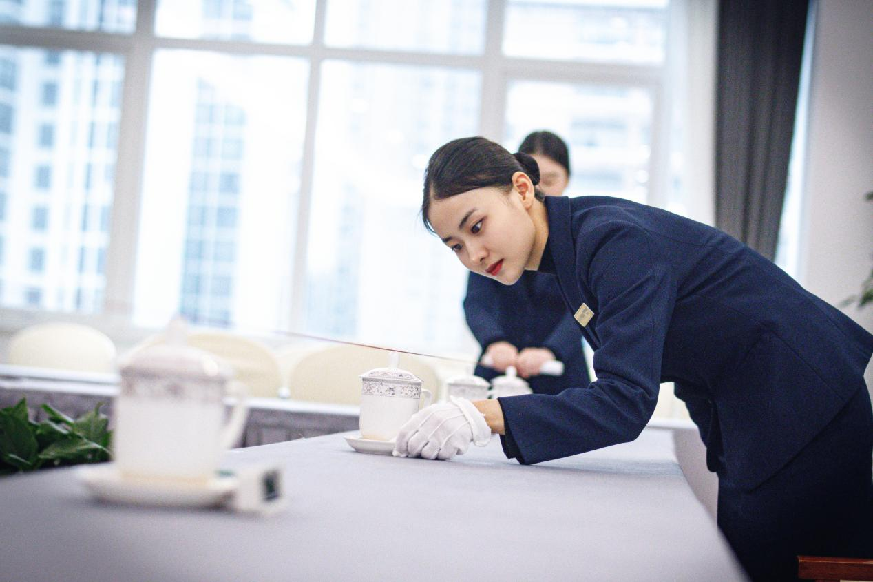 省皇家国际集团宽大团员青年扎基础职岗位为集团高质量生长孝顺青春实力 - 皇家国际