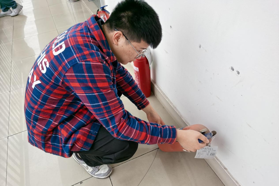 省皇家国际集团宽大团员青年扎基础职岗位为集团高质量生长孝顺青春实力 - 皇家国际