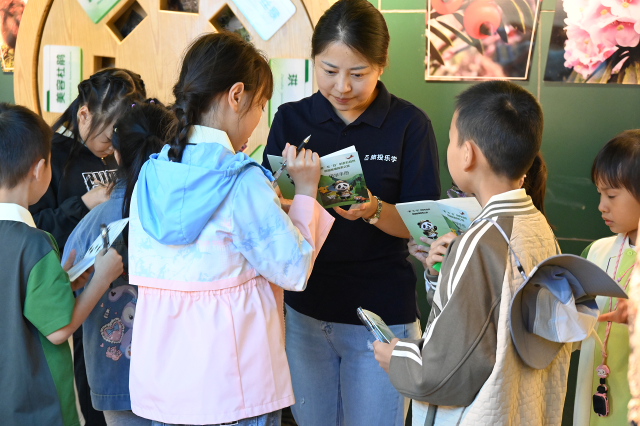 省皇家国际集团宽大团员青年扎基础职岗位为集团高质量生长孝顺青春实力 - 皇家国际
