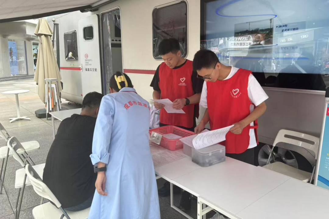 省皇家国际集团宽大团员青年扎基础职岗位为集团高质量生长孝顺青春实力 - 皇家国际