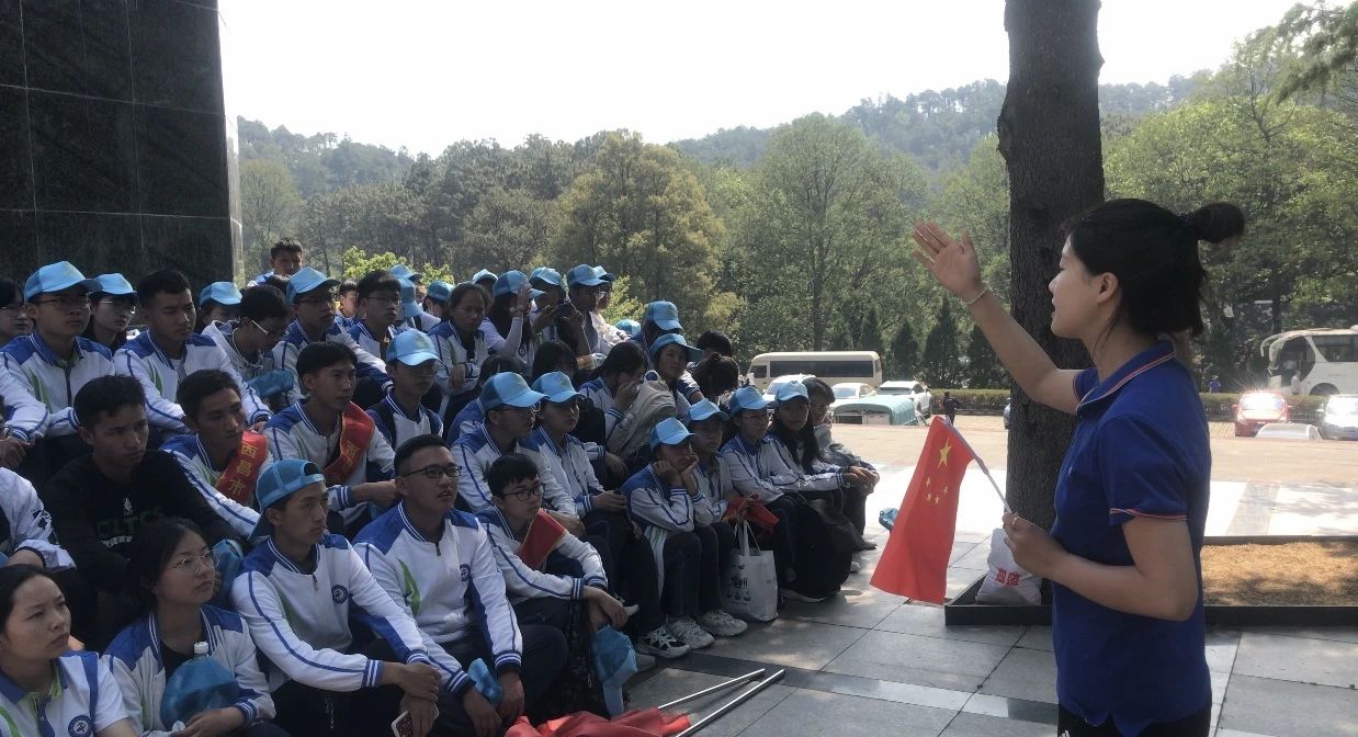 省皇家国际集团宽大团员青年扎基础职岗位为集团高质量生长孝顺青春实力 - 皇家国际