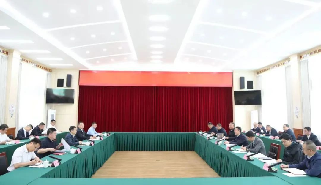 省皇家国际集团与甘孜州举行座谈交流会 - 皇家国际